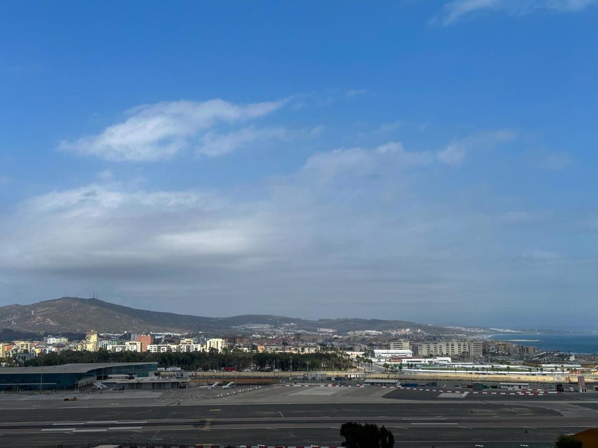 Top Floor Studio - The Hub Gibraltar - Self Catering מראה חיצוני תמונה